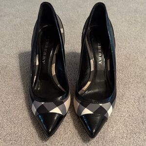 Burberry Women's Checkered Black and Cream Heels 38.5